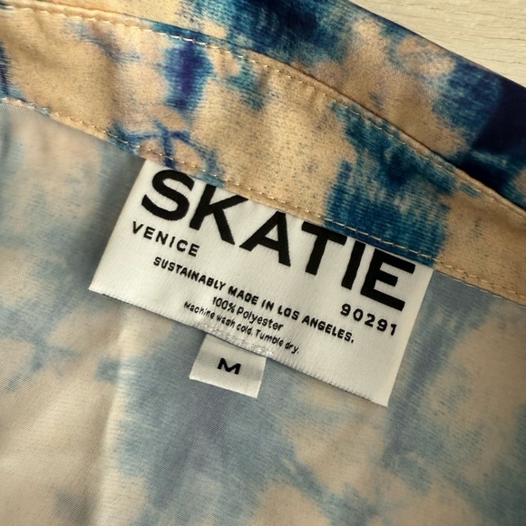 Skatie x Rocky Barnes Button Down Top - Picture 4 of 5